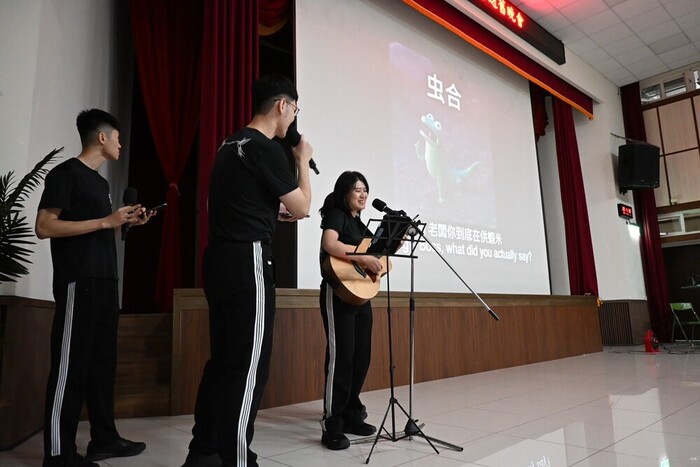 研究生中隊畢業歌