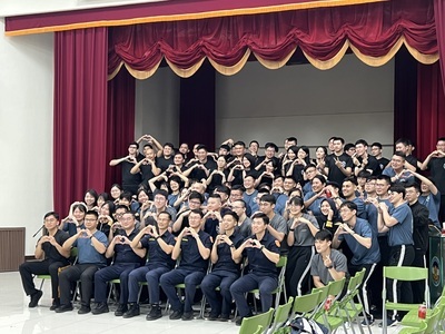 研究生全體師生合照